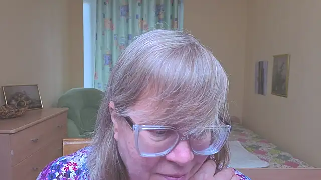 Emma Eclipsee online show from 04/01/26, 01:41