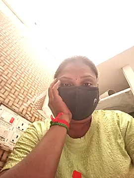 Snapshot of Tamil_Hot_Nisha chatting on 02/18/26, 06:20 Tamil Hot Nisha online show from 02/18/26, 06:20