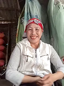 Snapshot of lena-cute chatting on 02/07/26, 08:07 lena-cute online show from 02/07/26, 08:07