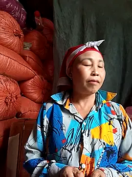 Snapshot of lena-cute chatting on 02/25/26, 06:56 lena-cute online show from 02/25/26, 06:56