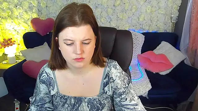 Snapshot of KristiFoxy chatting on 04/27/26, 05:27 KristiFoxy online show from 04/27/26, 05:27
