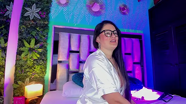 Snapshot of Mari_cooper1 chatting on 02/22/26, 11:53 Mari cooper1 online show from 02/22/26, 11:53