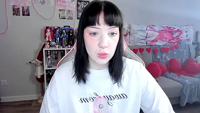 Snapshot of MollysLand chatting on 02/19/26, 08:10 MollysLand online show from 02/19/26, 08:10