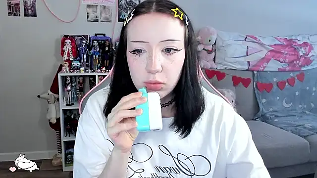 MollysLand online show from 03/18/26, 08:17