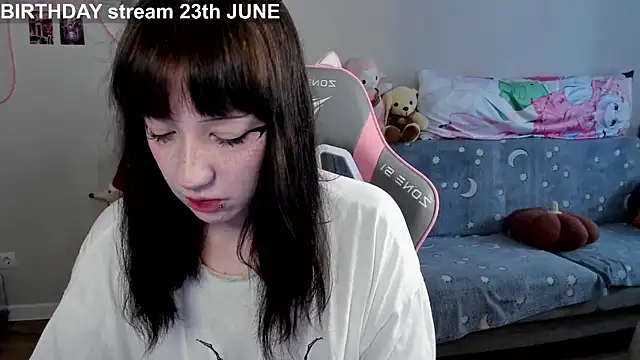 MollysLand online show from 06/19/26, 09:24