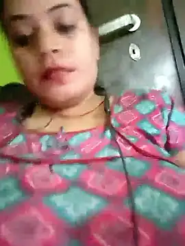 06Rozi online show from 04/01/26, 05:19