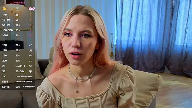 Snapshot of SimonaKaroly chatting on 02/22/26, 09:52 SimonaKaroly online show from 02/22/26, 09:52