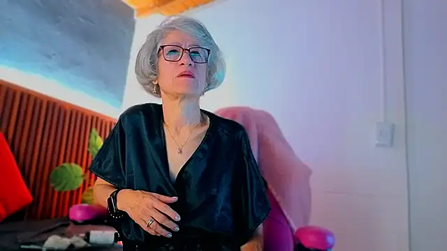 Snapshot of miss_monserrate01 chatting on 02/05/26, 12:32 miss monserrate01 online show from 02/05/26, 12:32