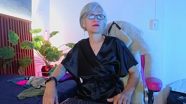 Snapshot of miss_monserrate01 chatting on 02/13/26, 01:07 miss monserrate01 online show from 02/13/26, 01:07