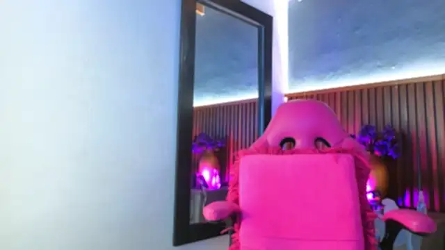 Snapshot of miss_monserrate01 chatting on 03/03/26, 01:06 miss monserrate01 online show from 03/03/26, 01:06