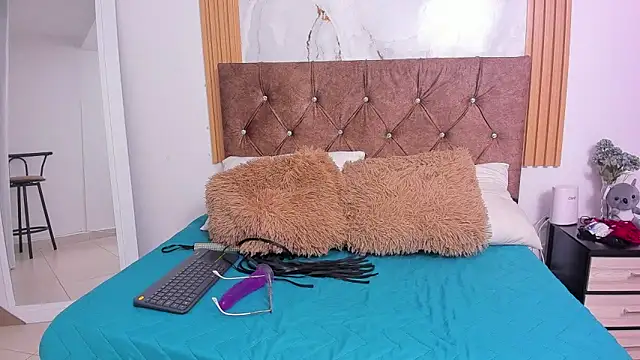 Snapshot of Candyfox2606 chatting on 02/08/26, 11:02 Candyfox2606 online show from 02/08/26, 11:02