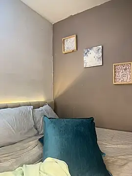 Snapshot of Regina_Korz chatting on 03/16/26, 08:24 Regina Korz online show from 03/16/26, 08:24