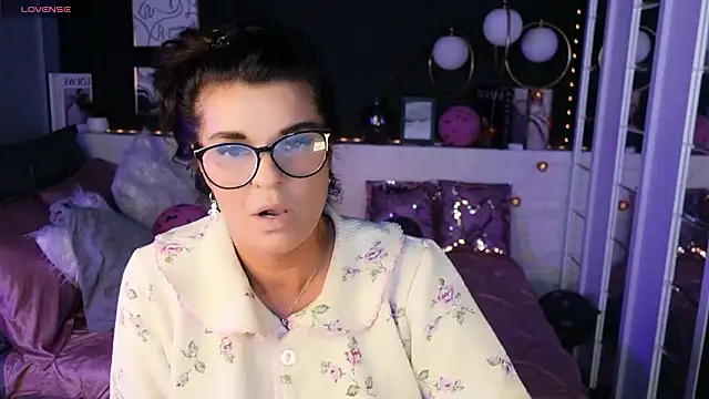 RikaCoutts online show from 02/12/26, 08:59