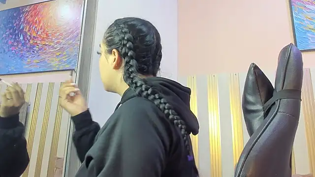 nina glow online show from 03/20/26, 11:37