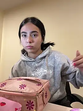 Sara Fernandez  online show from 03/27/26, 02:39