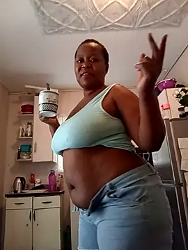 Snapshot of lah17 chatting on 02/25/26, 10:47 lah17 online show from 02/25/26, 10:47