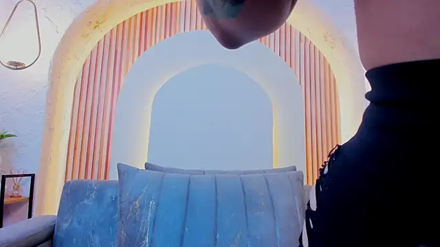 violet scott  online show from 03/25/26, 10:21