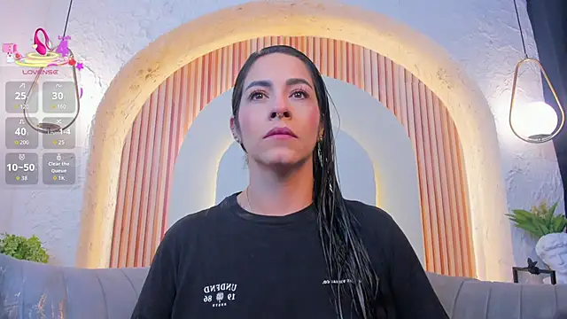 violet scott  online show from 04/18/26, 10:30