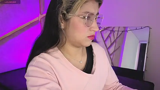 Dahiana Dmour  online show from 02/23/26, 12:46