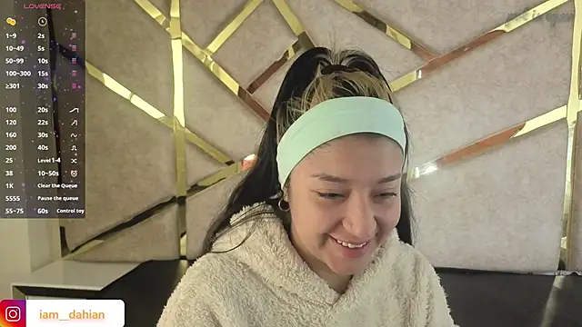 Dahiana Dmour  online show from 03/19/26, 01:04