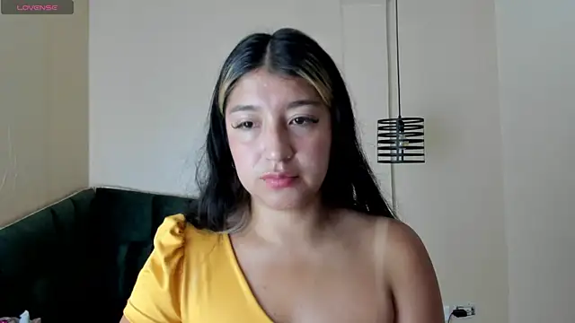 Snapshot of Dahiana_Dmour_ chatting on 04/24/26, 04:09 Dahiana Dmour online show from 04/24/26, 04:09