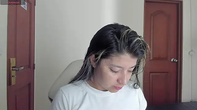 Snapshot of Dahiana_Dmour_ chatting on 05/30/26, 12:02 Dahiana Dmour online show from 05/30/26, 12:02