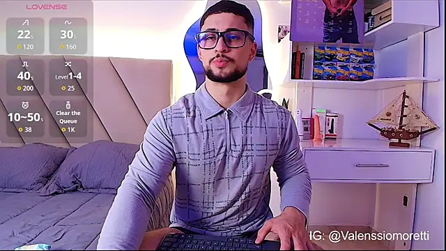 valenssio moretti online show from 06/30/26, 02:01