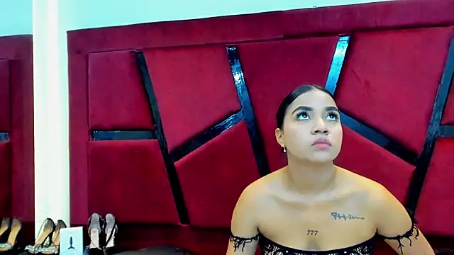 MiaWolton online show from 03/15/26, 07:20