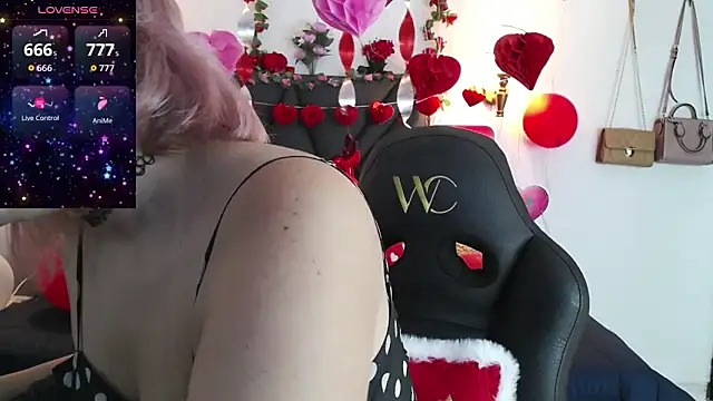 Snapshot of Sharma_Amayra chatting on 02/13/26, 07:43 Sharma Amayra online show from 02/13/26, 07:43