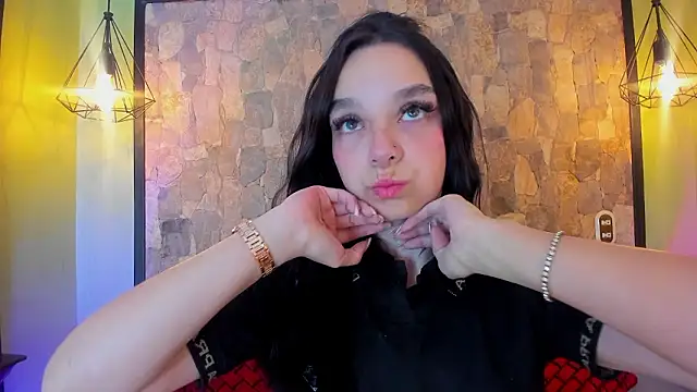 Elizabeth Ferrer online show from 03/06/26, 12:23