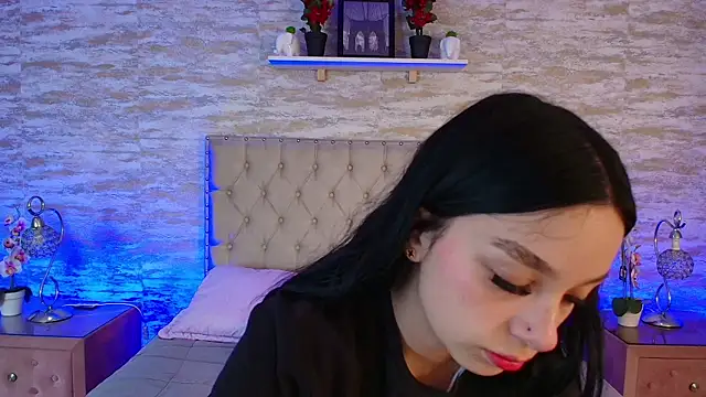 Elizabeth Ferrer online show from 04/01/26, 12:17