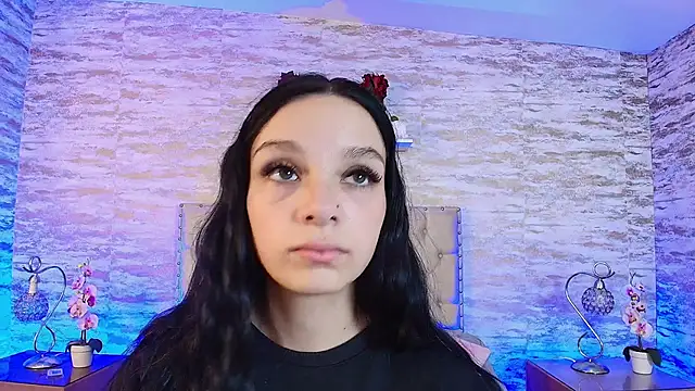 Elizabeth Ferrer online show from 04/18/26, 12:20