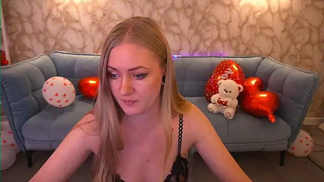 Snapshot of DramaQuenns chatting on 02/15/26, 06:54 DramaQuenns online show from 02/15/26, 06:54