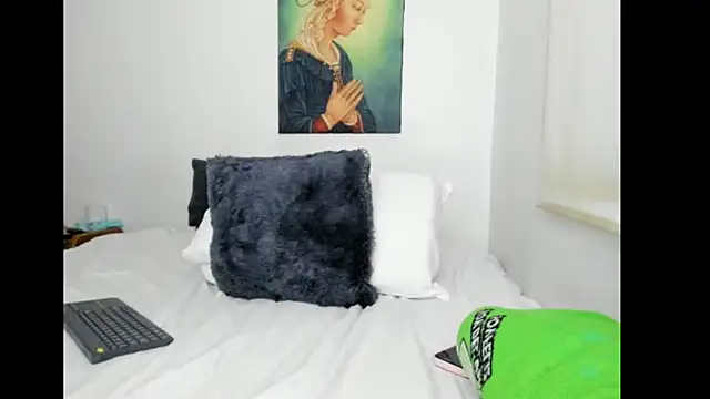 Snapshot of candy_jeremy11 chatting on 02/18/26, 01:12 candy jeremy11 online show from 02/18/26, 01:12