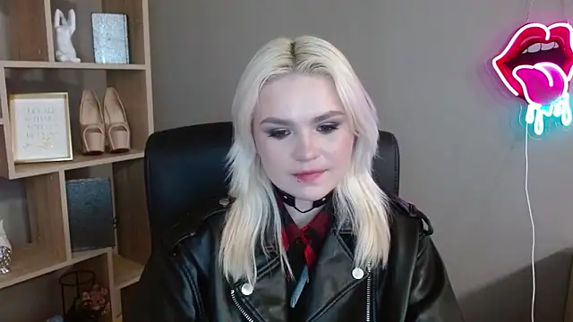 Snapshot of SweetLilyxo chatting on 02/19/26, 02:57 SweetLilyxo online show from 02/19/26, 02:57