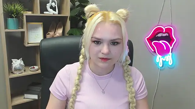 SweetLilyxo online show from 03/20/26, 07:46