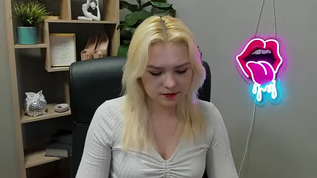 SweetLilyxo online show from 03/31/26, 06:25