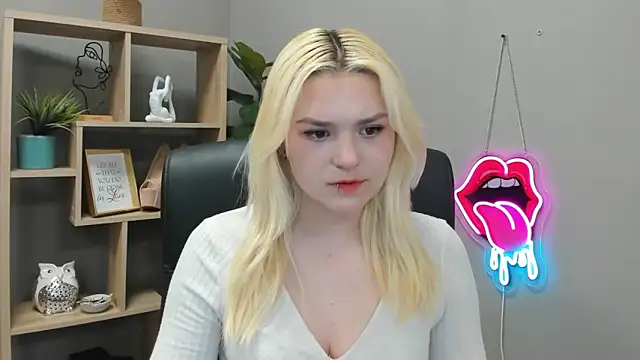SweetLilyxo online show from 06/03/26, 06:27