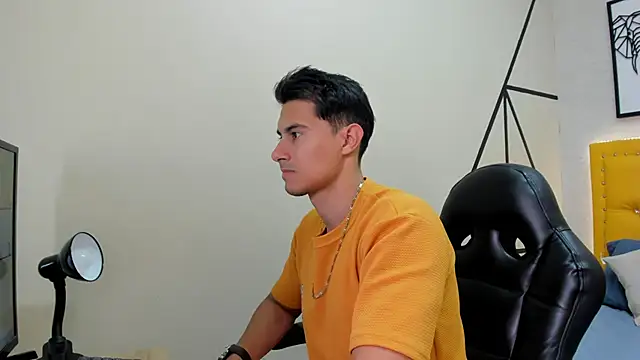 Snapshot of Mike_Conors chatting on 02/19/26, 01:56 Mike Conors online show from 02/19/26, 01:56