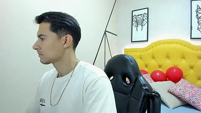 Snapshot of Mike_Conors chatting on 02/20/26, 01:57 Mike Conors online show from 02/20/26, 01:57