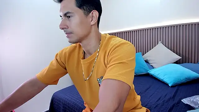 Snapshot of Mike_Conors chatting on 03/04/26, 01:55 Mike Conors online show from 03/04/26, 01:55