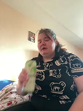 Snapshot of AngelKiras chatting on 03/04/26, 06:41 AngelKiras online show from 03/04/26, 06:41