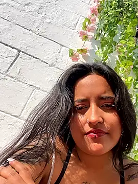 Snapshot of Annie_Alicee chatting on 02/11/26, 01:27 Annie Alicee online show from 02/11/26, 01:27