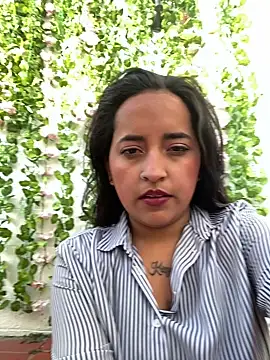 Snapshot of Annie_Alicee chatting on 03/04/26, 12:00 Annie Alicee online show from 03/04/26, 12:00