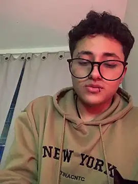 Adonibaskerville4 online show from 02/08/26, 12:03