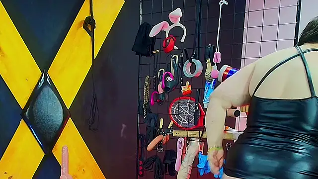 Snapshot of Judith_Mature_bdsm chatting on 03/24/26, 12:32 Judith Mature bdsm online show from 03/24/26, 12:32