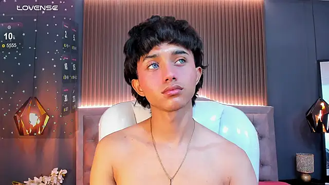 Snapshot of Noa_03 chatting on 02/11/26, 01:49 Noa 03 online show from 02/11/26, 01:49