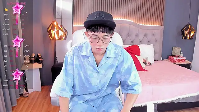 Snapshot of Noa_03 chatting on 05/27/26, 06:16 Noa 03 online show from 05/27/26, 06:16