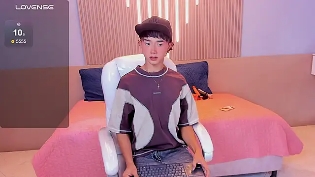 Snapshot of Noa_03 chatting on 05/30/26, 06:16 Noa 03 online show from 05/30/26, 06:16