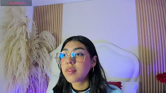 rebeca taylor online show from 02/28/26, 03:07